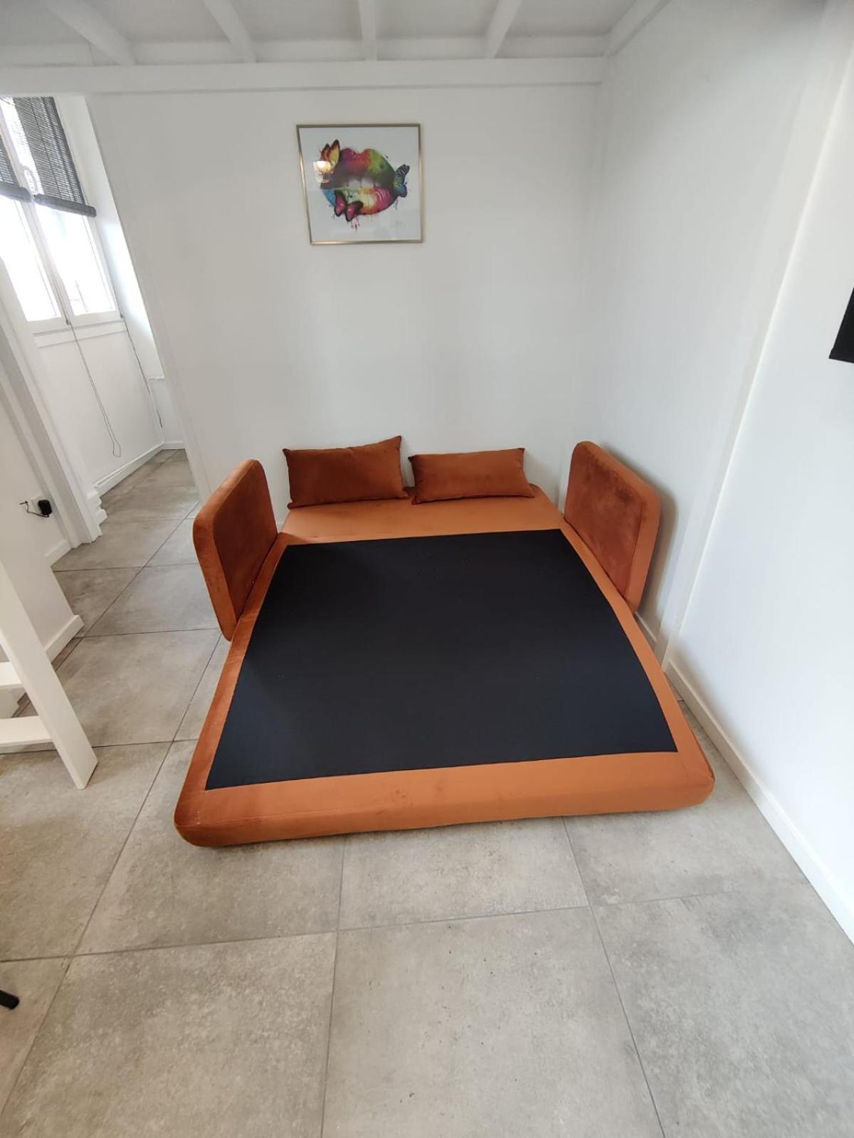 דירות Vénissieux Loft Chic Avec Mezzanine Contemporaine מראה חיצוני תמונה